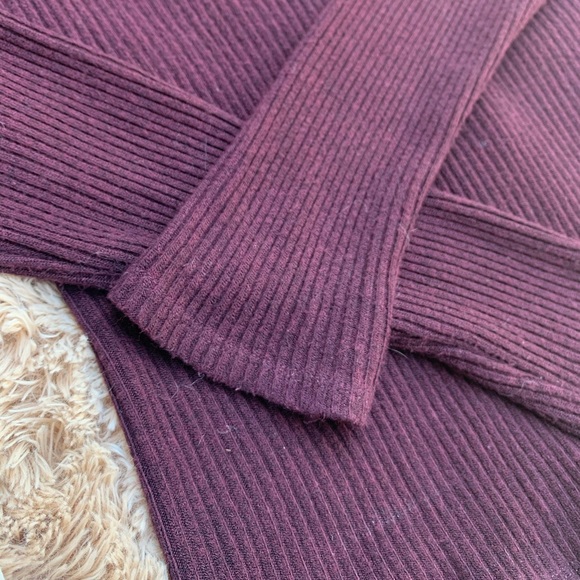 BRANDY MELVILLE • Knit Long Sleeve - Picture 5 of 5